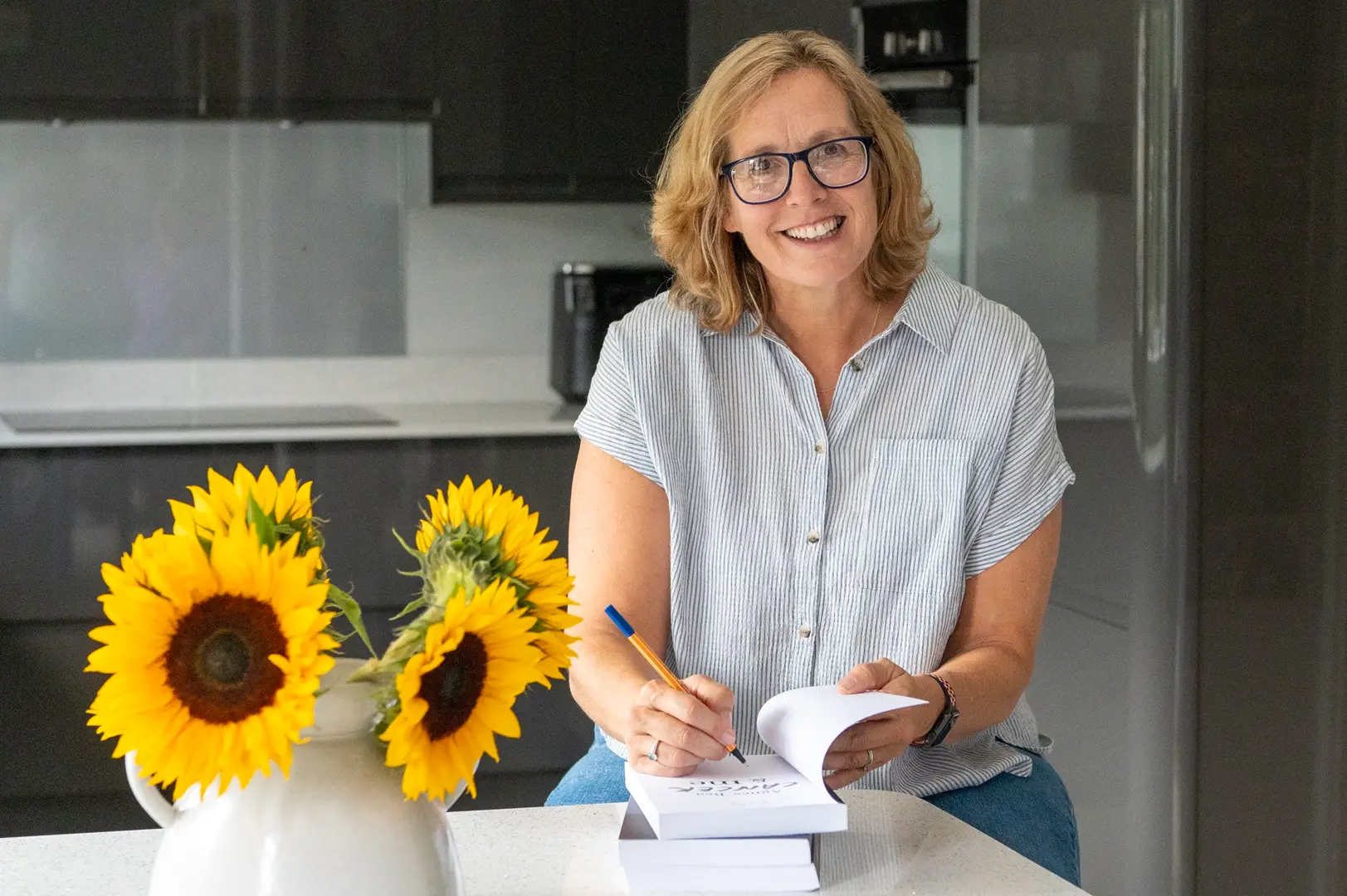 Helen Bullen Author signing books